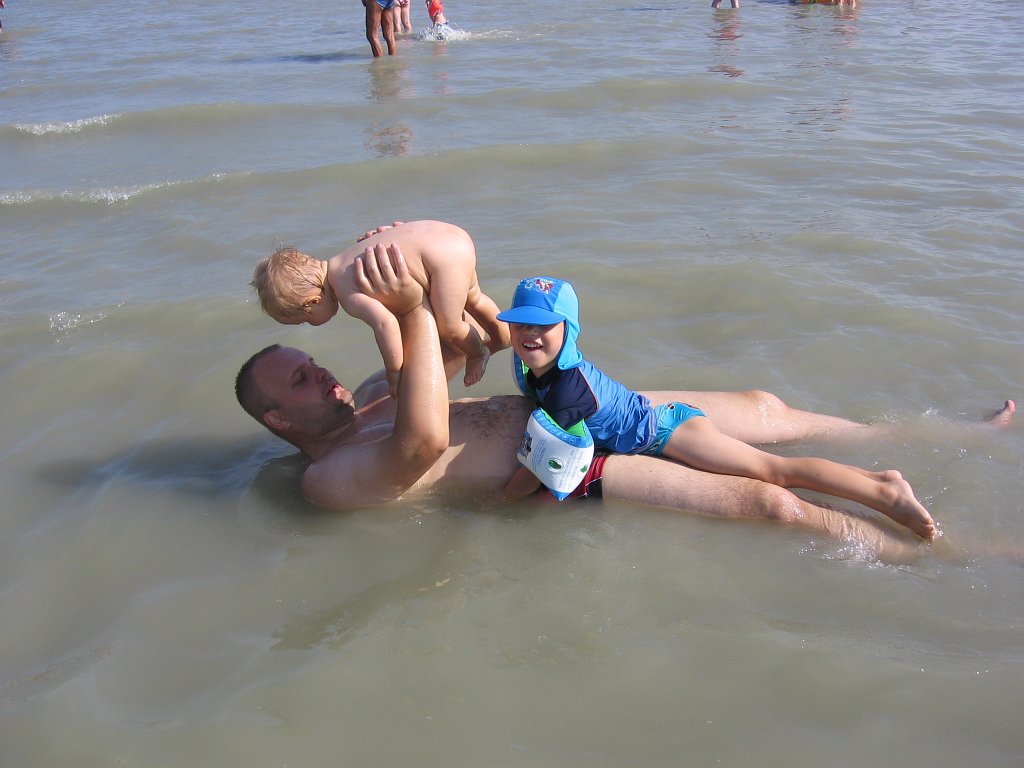 IMG_0080.JPG - A tak się moczymy w trójkę