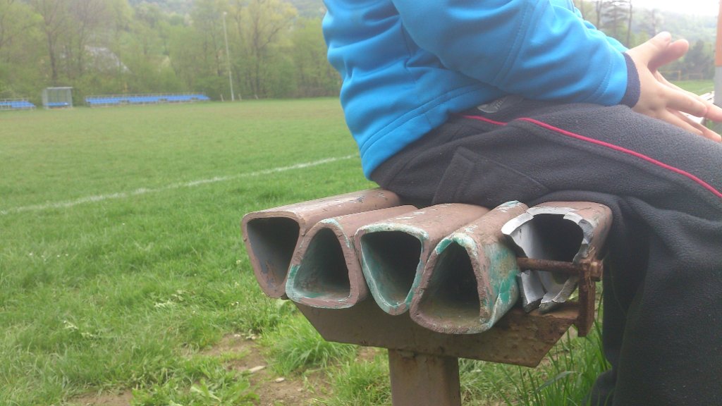 DSC_0256.jpg - Boisko w Rymanowie sponsoruje VIVA :)