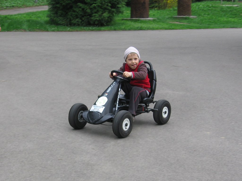 IMG_0777.JPG - Kierowca z zacięciem!