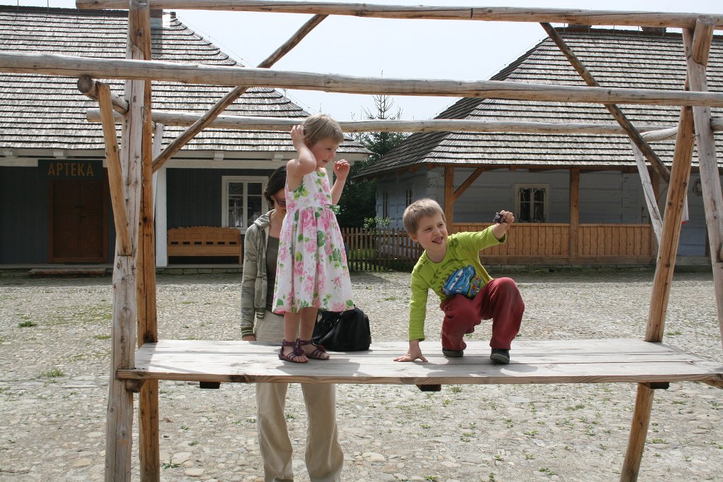 IMG_6070.JPG - Dzieciaki w skansenie w Sanoku