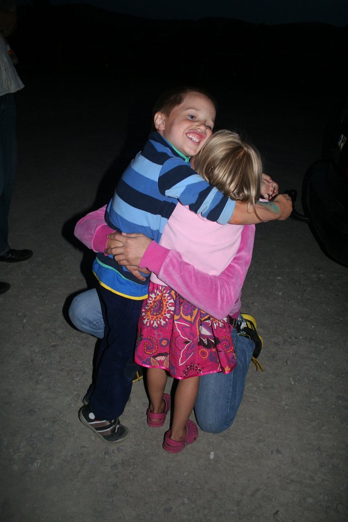 IMG_0235.JPG - Uściski na pożegnanie