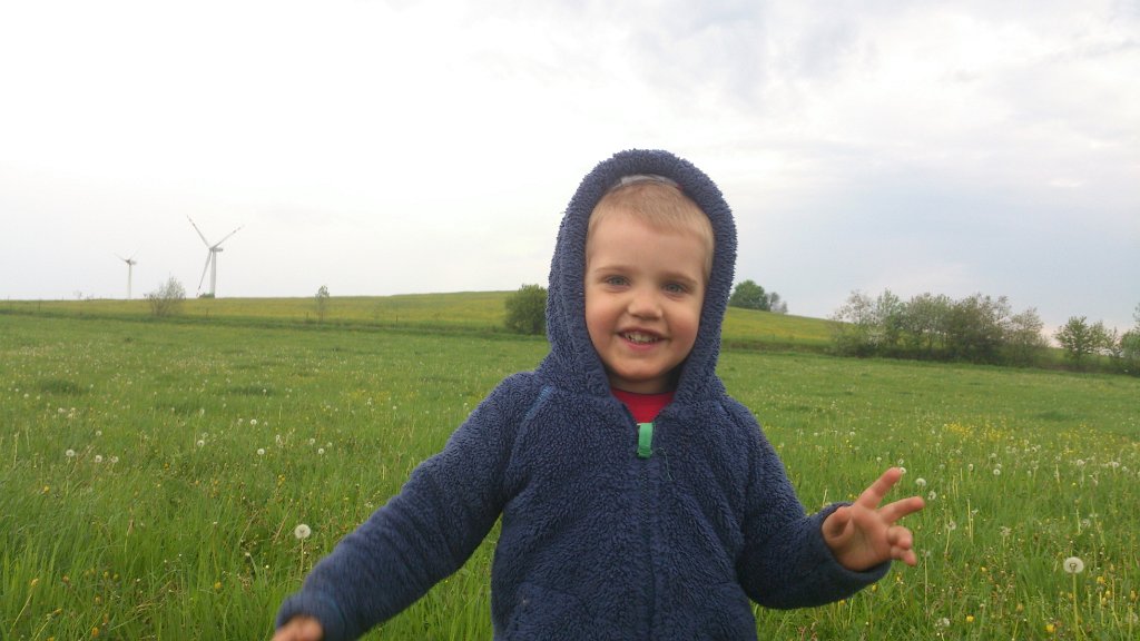 DSC_0784.jpg - Adaś na łące