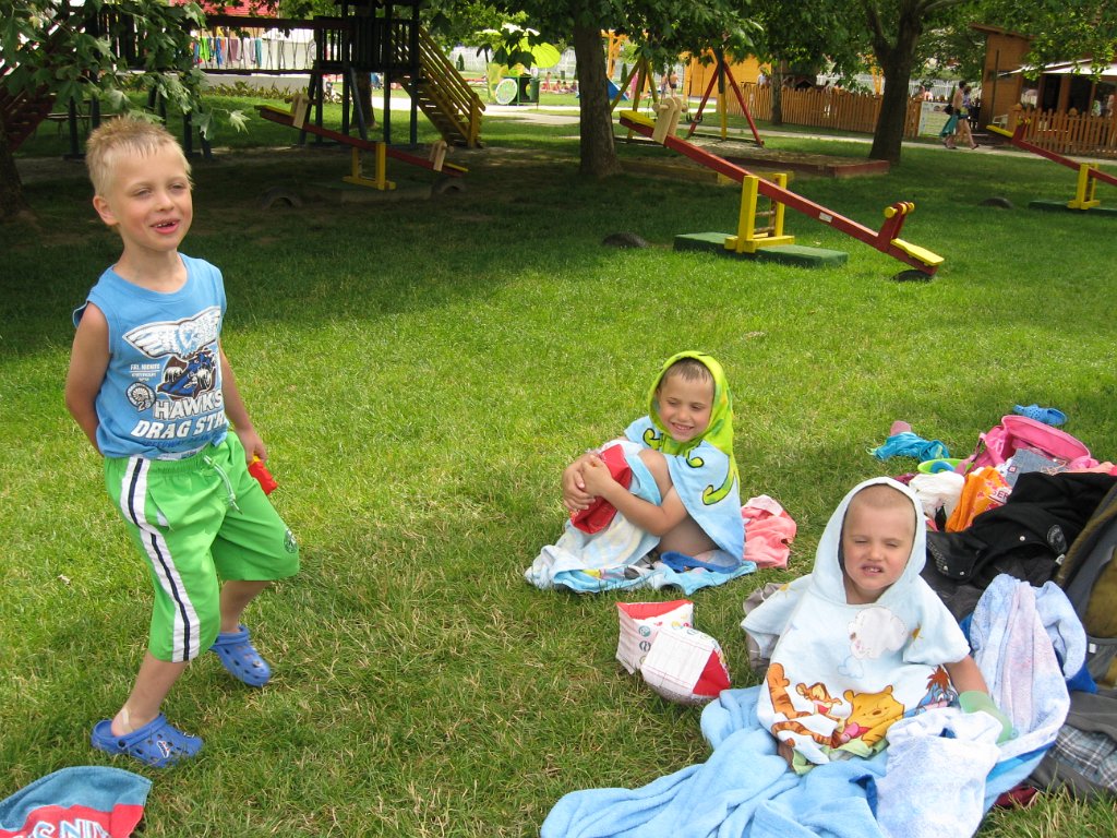 2014-06-21_15-52_IMG_1595.jpg - A po kąpieli się wygrzewamy w ręcznikach