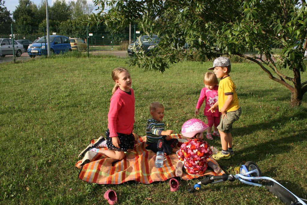 2014-08-15_IMG_0836.JPG - Zabawy na kocyku