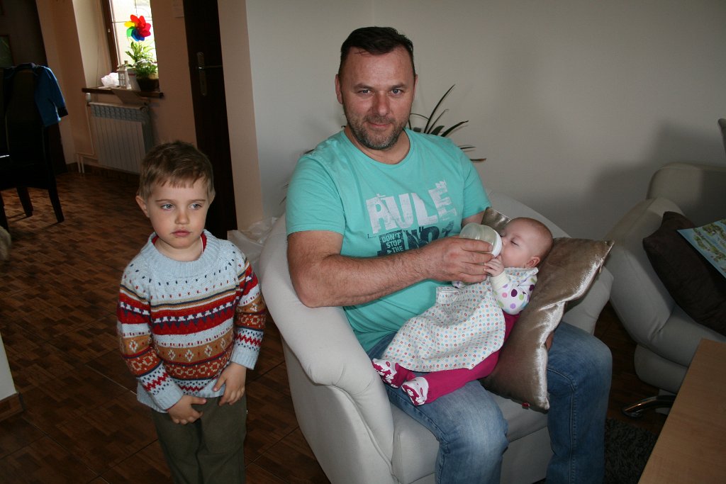 IMG_2698.JPG - Tatuś karmi