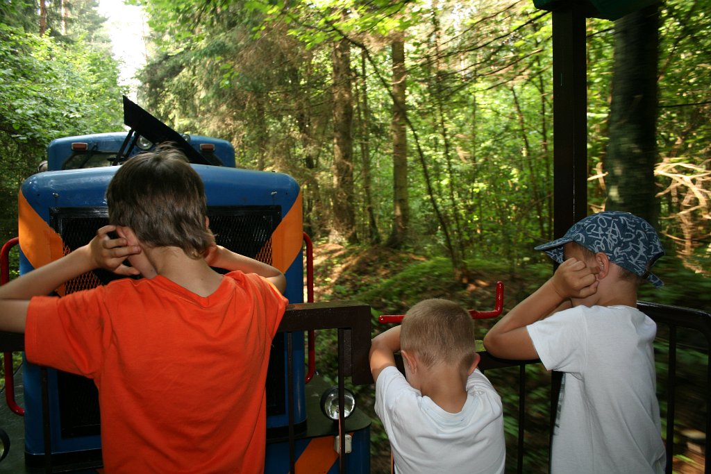 IMG_0173.JPG - Ależ głośny ten enerdowski diesel!