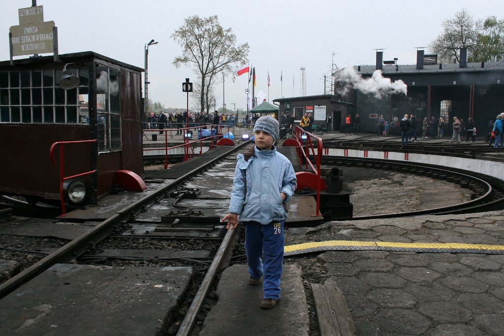 IMG_1821.JPG - Adaś przy obrotnicy