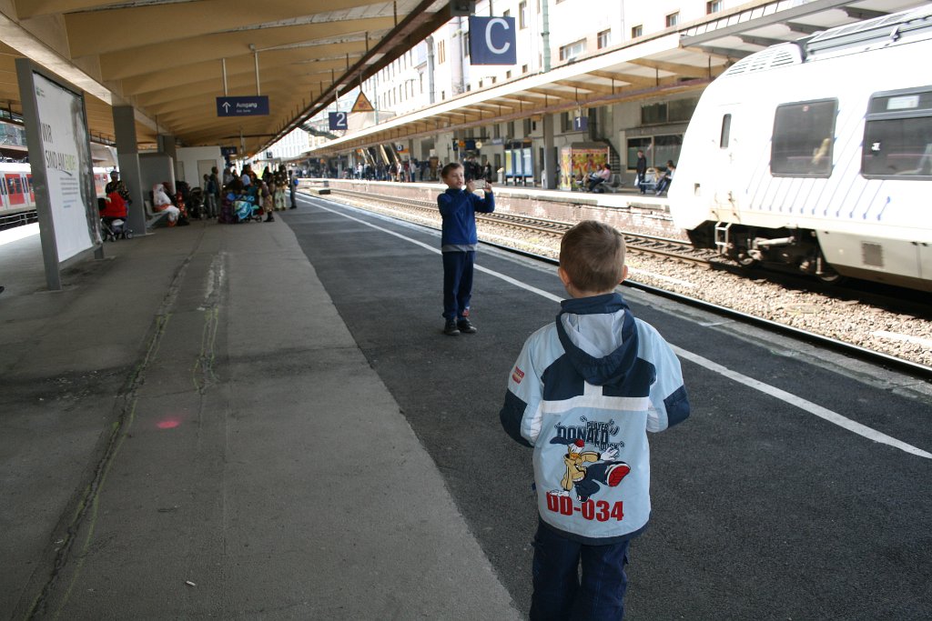 IMG_2040.JPG - Odprawiamy jakieś Regio czy co :)